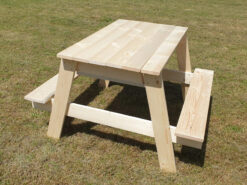 HolzSandkasten mit Tisch