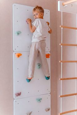 Alternative view of Weiße Kletterwand fürs Kinderzimmer