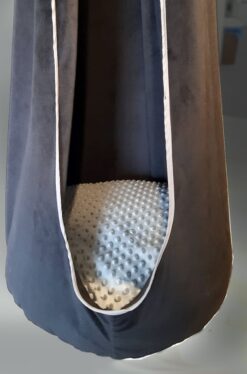 schwarz Kokon Schaukel