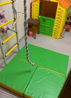 Gymnastikmatte 100x100x10 cm vierteilige Komet11