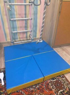 Gymnastikmatte 100x100x10 cm vierteilige Komet12