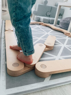 Schwebebalken aus holz