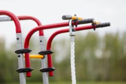 plac zabaw do ogrodu dla dzieci fitness metalowy 600x400 1