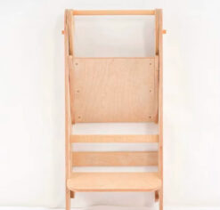 kitchen helper Max Lama 2