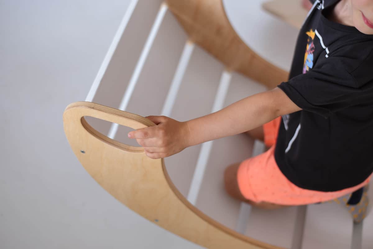 Kinderwippe aus Holz Sunny – Bild 6